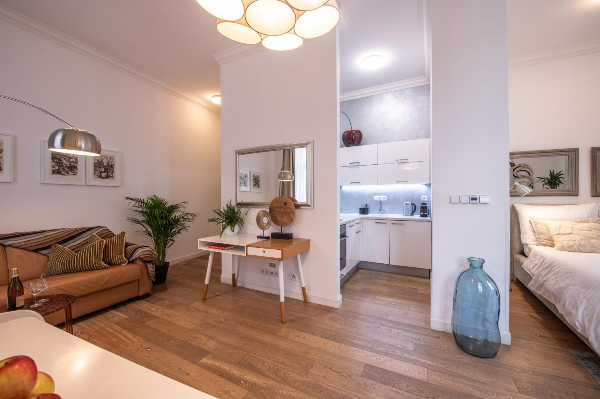 Modern Downtown Apt - Renovated, On Ideal Location Praga Esterno foto