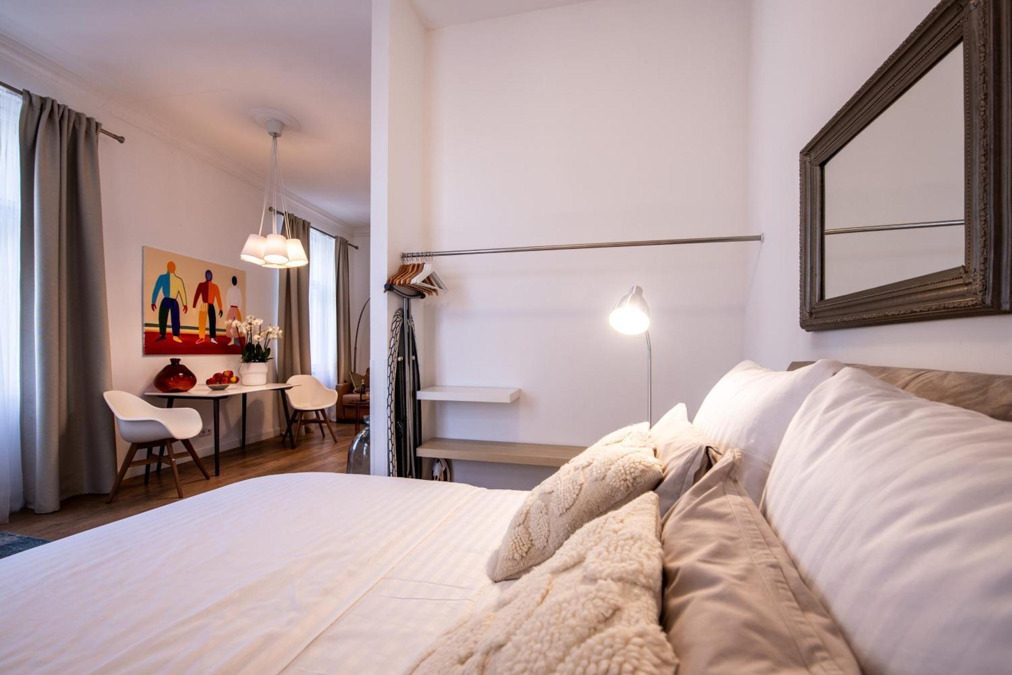 Modern Downtown Apt - Renovated, On Ideal Location Praga Esterno foto