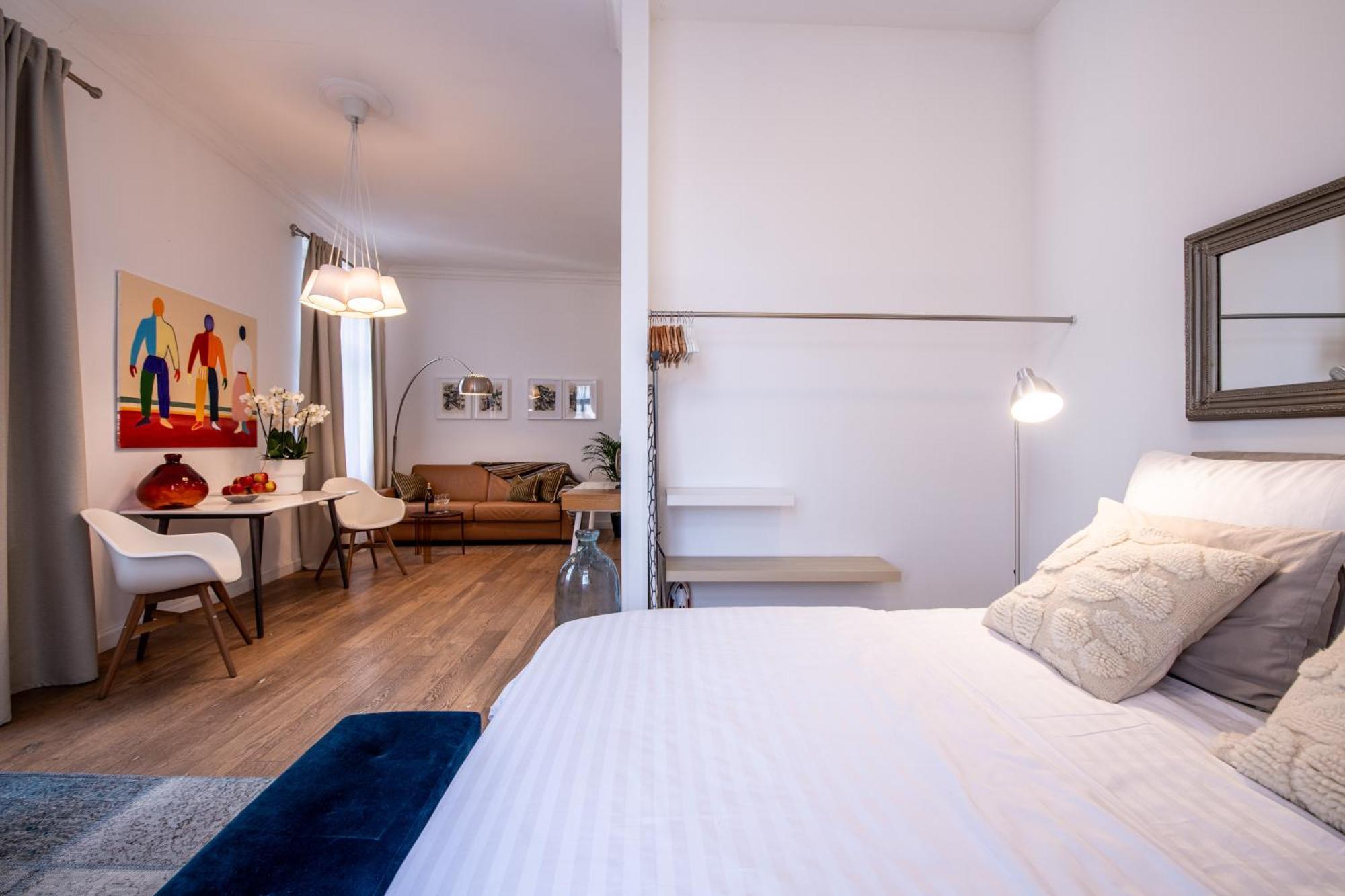 Modern Downtown Apt - Renovated, On Ideal Location Praga Esterno foto