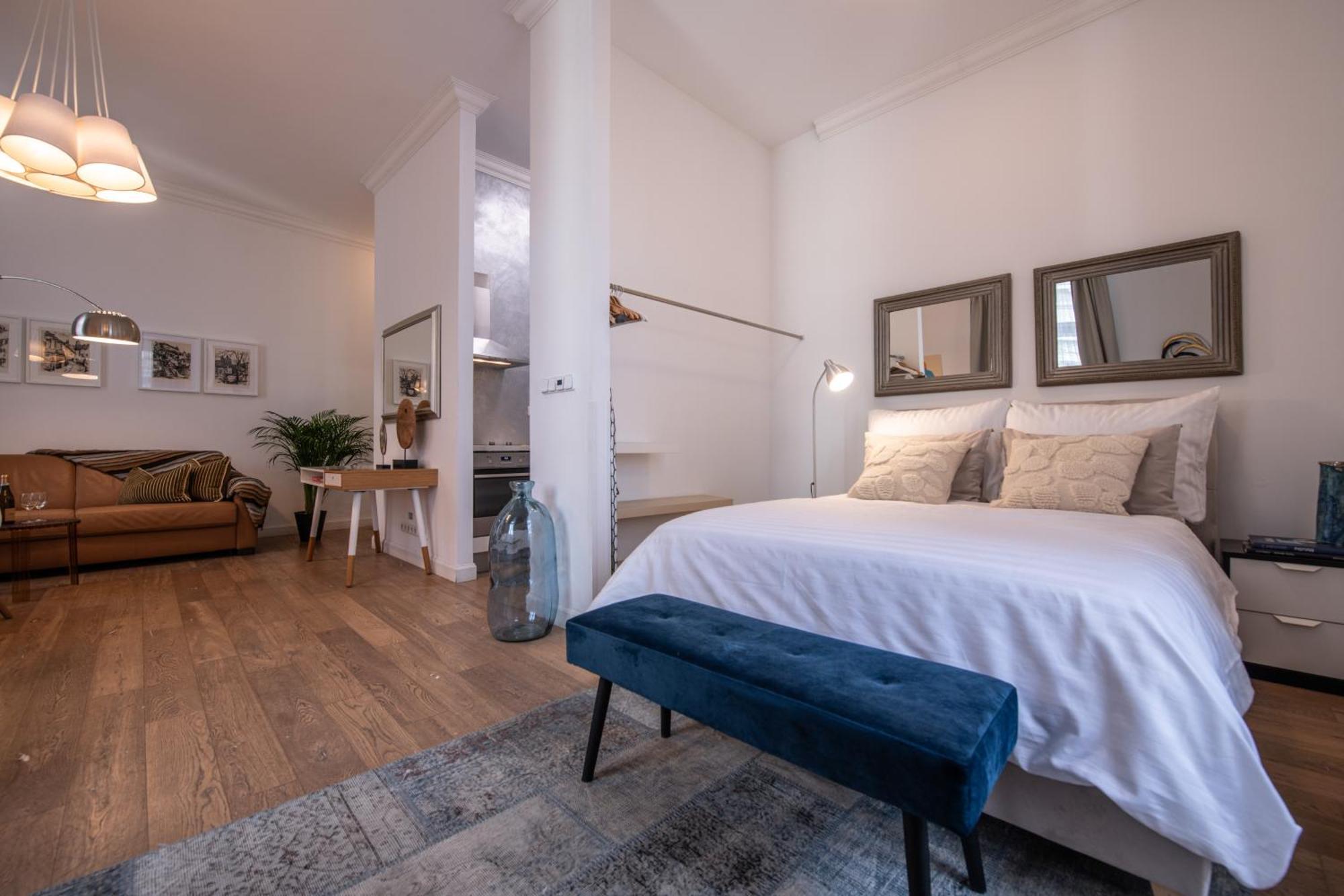 Modern Downtown Apt - Renovated, On Ideal Location Praga Esterno foto
