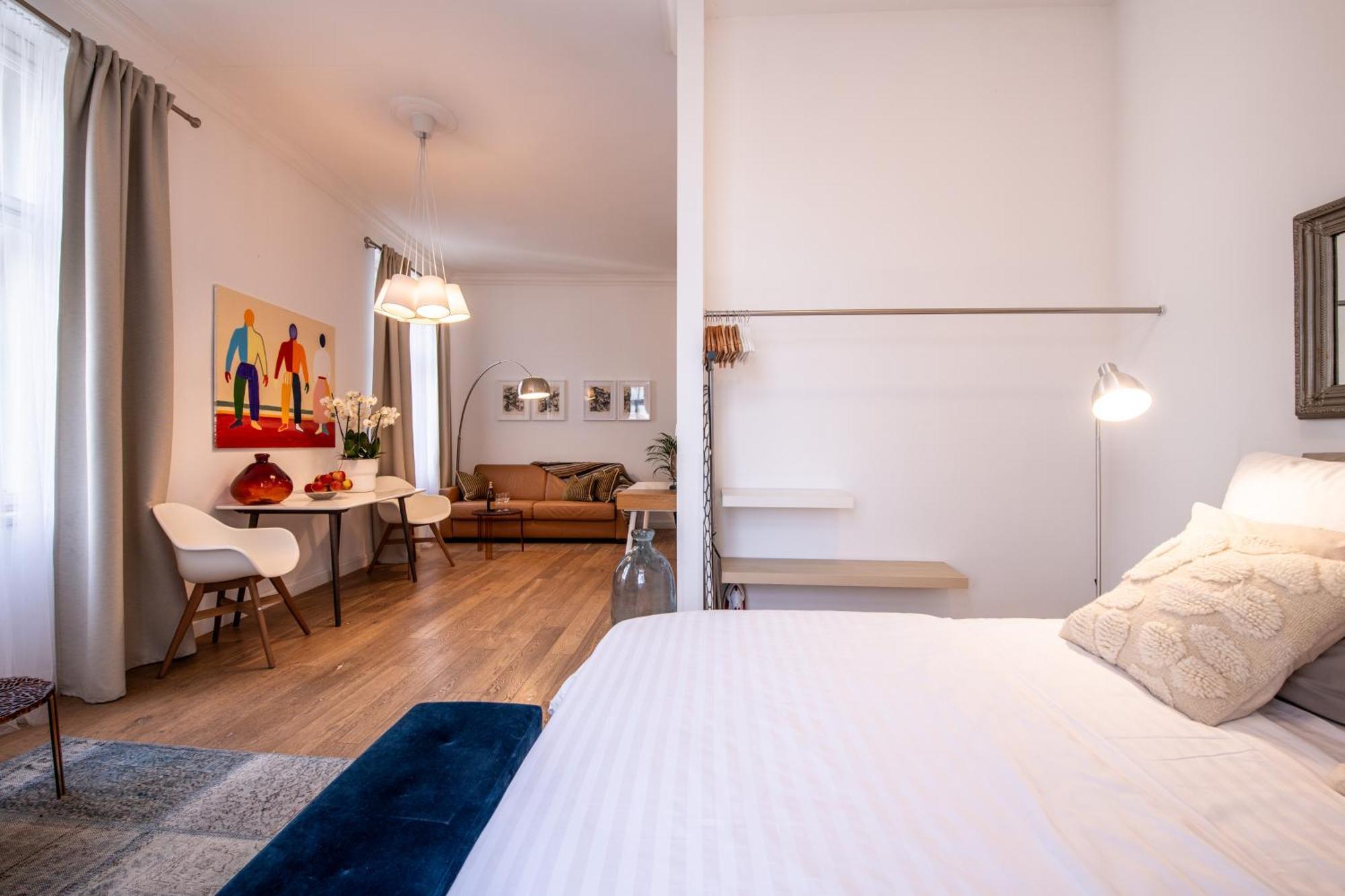 Modern Downtown Apt - Renovated, On Ideal Location Praga Esterno foto