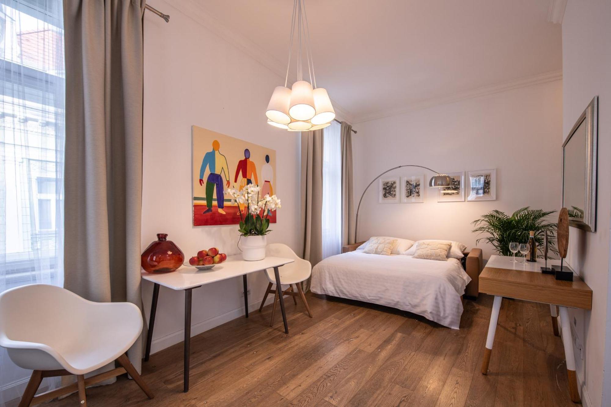 Modern Downtown Apt - Renovated, On Ideal Location Praga Esterno foto