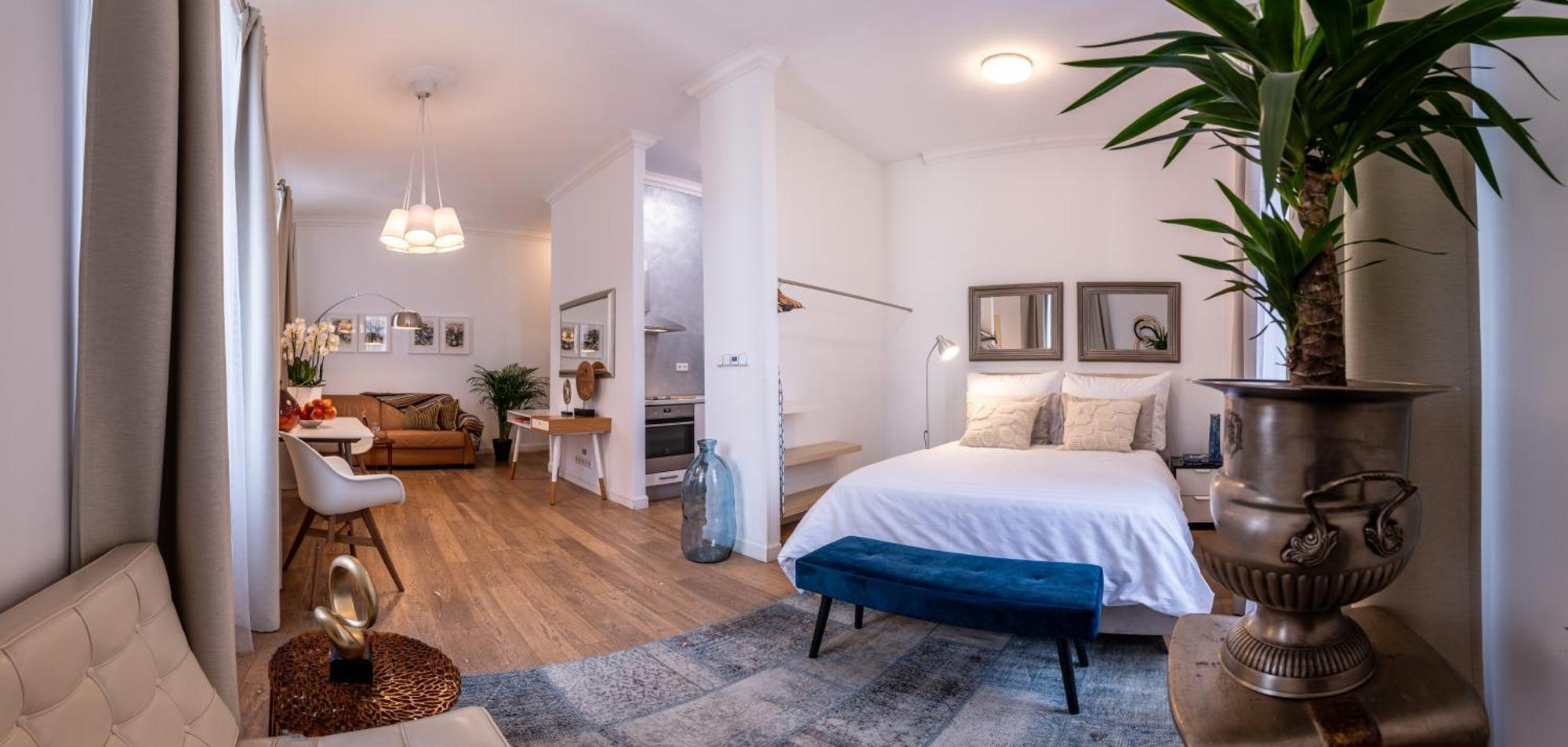 Modern Downtown Apt - Renovated, On Ideal Location Praga Esterno foto