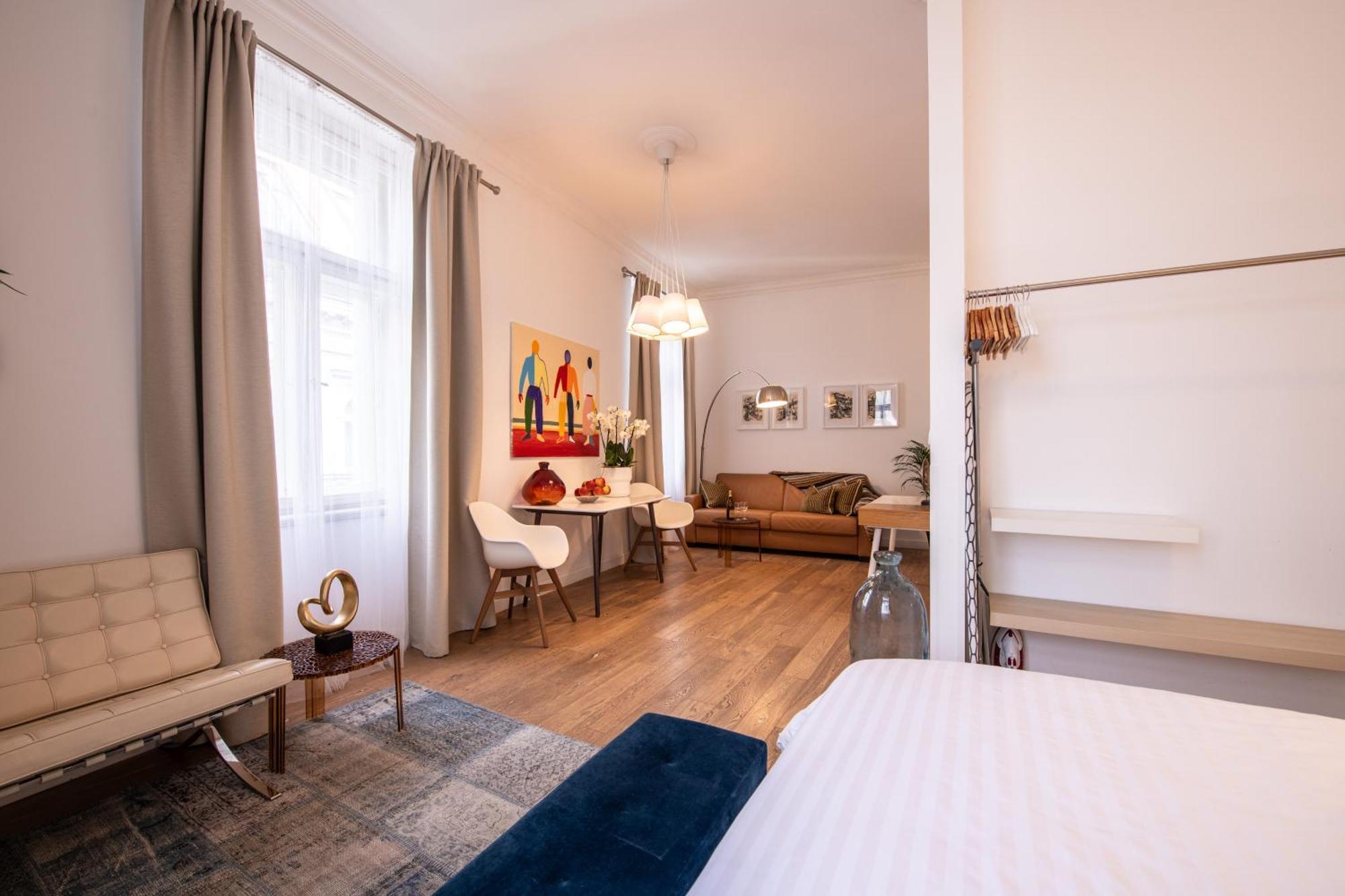 Modern Downtown Apt - Renovated, On Ideal Location Praga Esterno foto