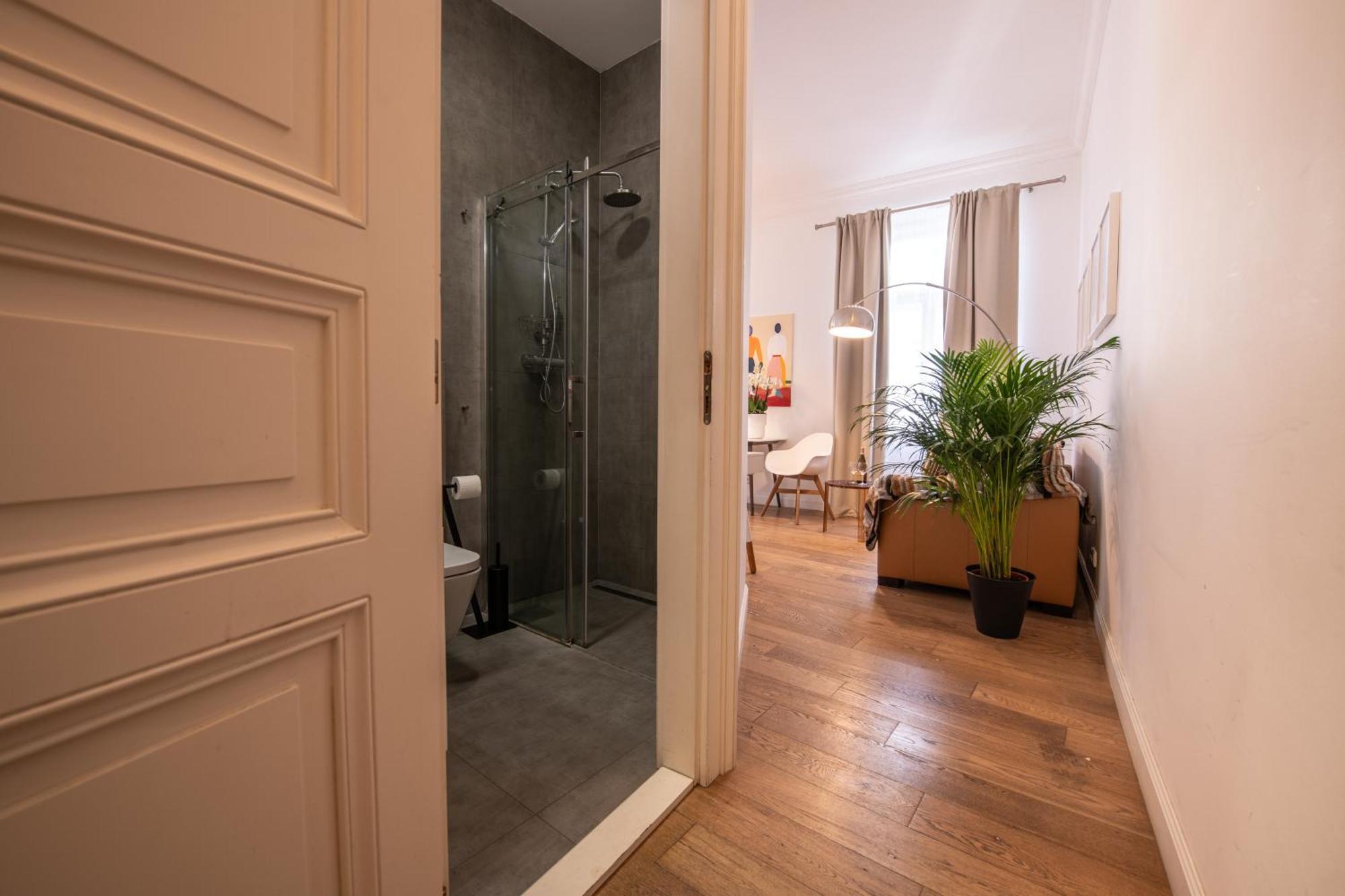 Modern Downtown Apt - Renovated, On Ideal Location Praga Esterno foto