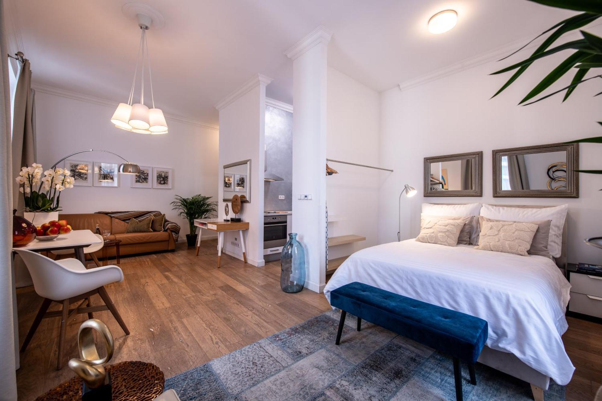 Modern Downtown Apt - Renovated, On Ideal Location Praga Esterno foto
